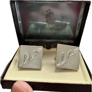 VTG Swank Cufflinks Silver Tone Square Wheat Floral Scrolls Embossed Metal Box